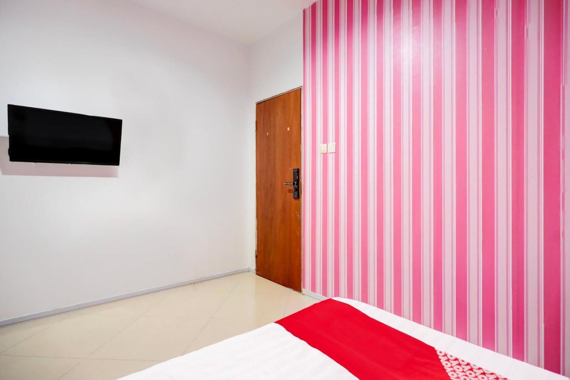 Oyo 92586 Happy 777 Hotel Nagoya Bagian luar foto